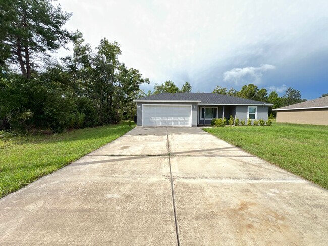 Building Photo - INCREDIBLE 3 Bedroom, 2 Bathroom Home In Ocklawaha!!