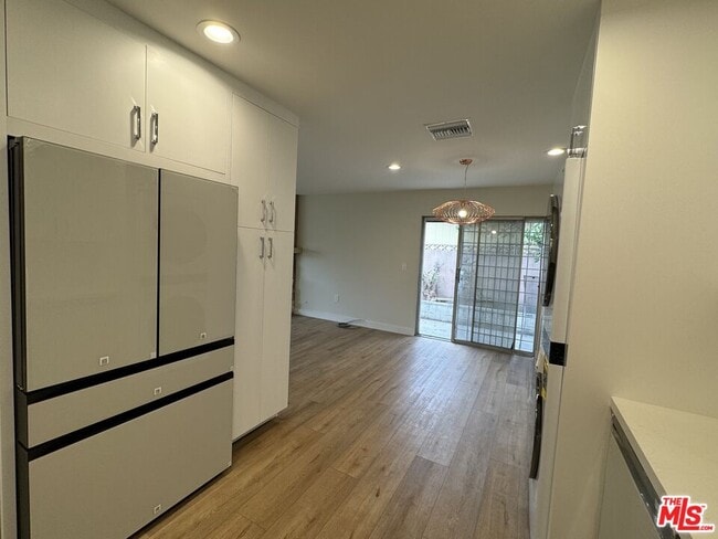 Building Photo - 235 Delano St