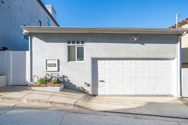 Building Photo - Warm & Inviting Manhattan Beach Rental Home!