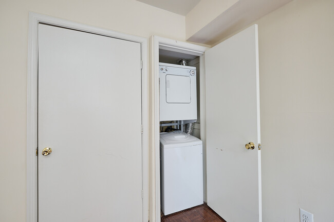Building Photo - 1776 Lanier Pl NW