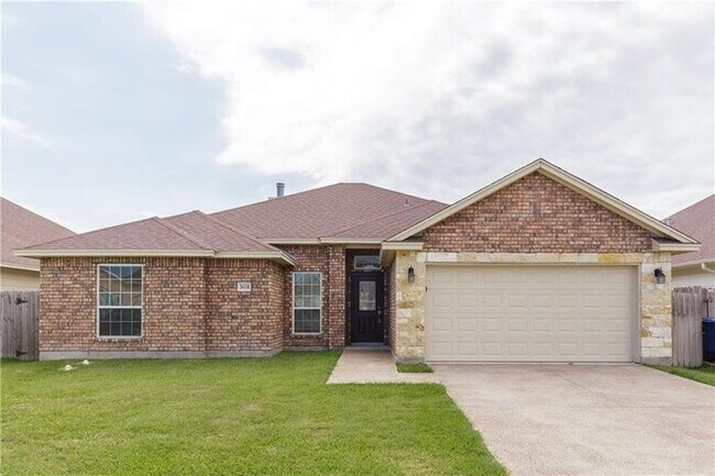 Building Photo - *No Application Fee* $500 Off 1st Month - ...
