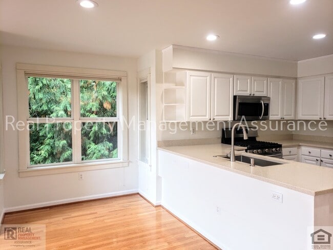 Building Photo - 10275 NW Alder Grove Ln