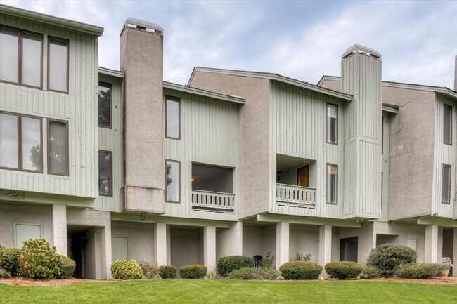 Building Photo - 106 Riverbend Dr