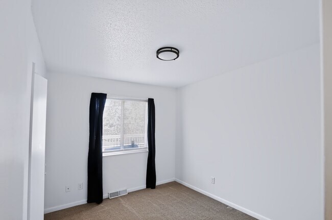 Building Photo - 4303 9th St Rd