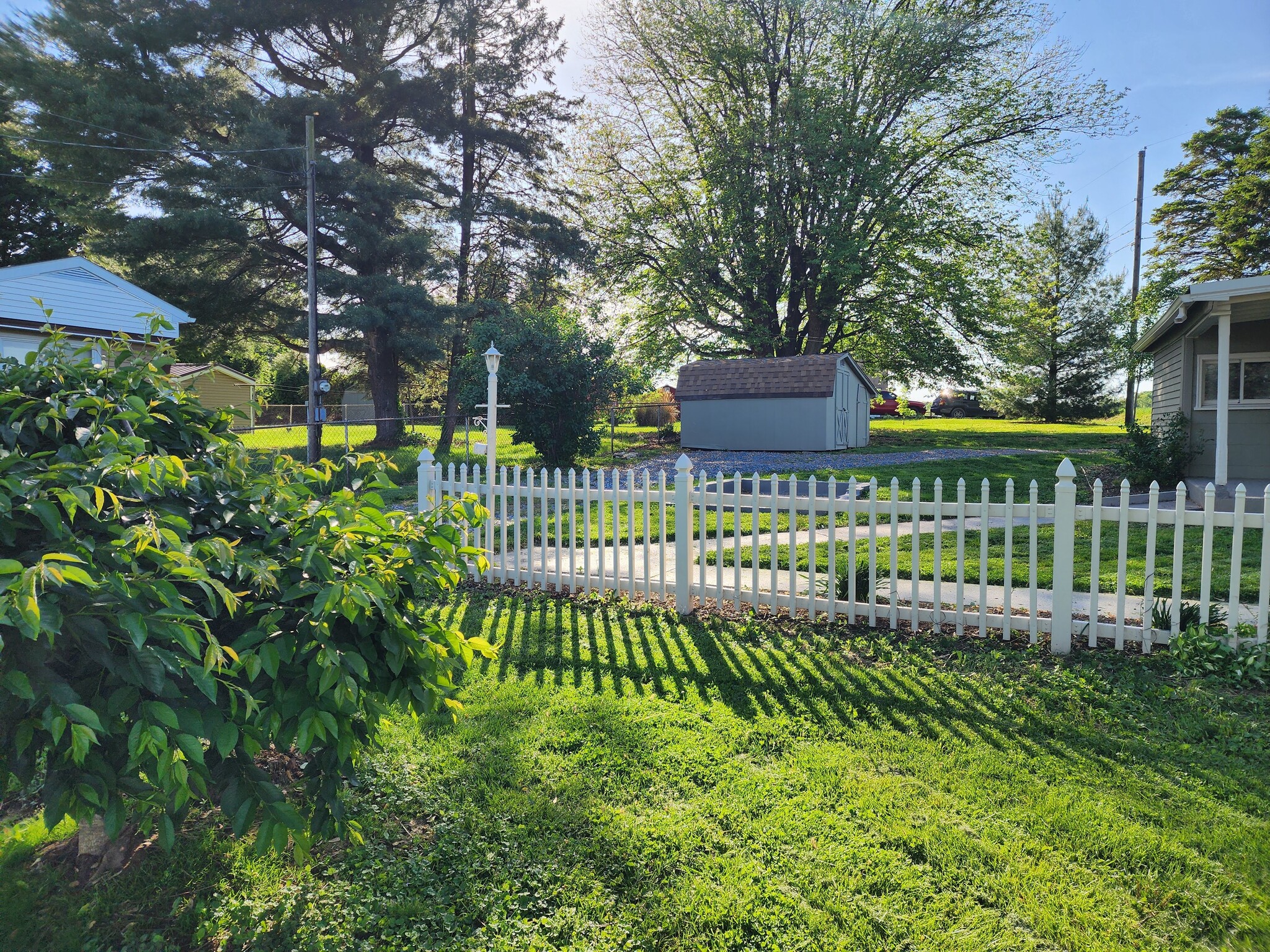 White Fence - 91 Scheller Rd
