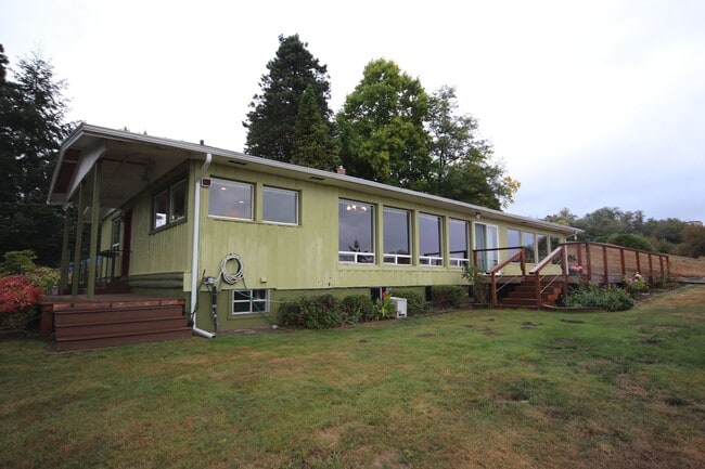 Building Photo - Browns Point Home With Amazing Views!