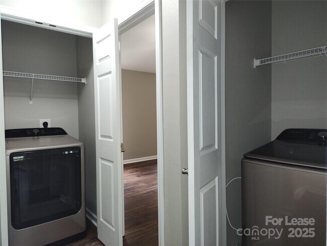 Building Photo - 467 Doughton Ln