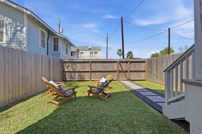Building Photo - 4712 Avenue Q
