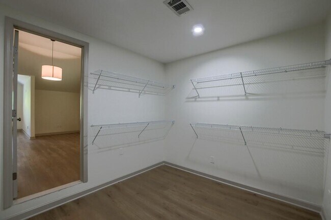 Building Photo - 70 Gardenia Dr NW