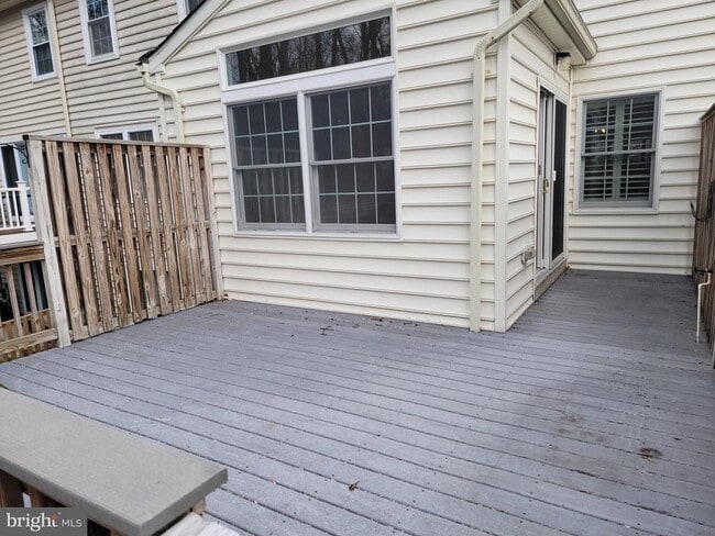 Building Photo - 1926 Thomas Run Cir