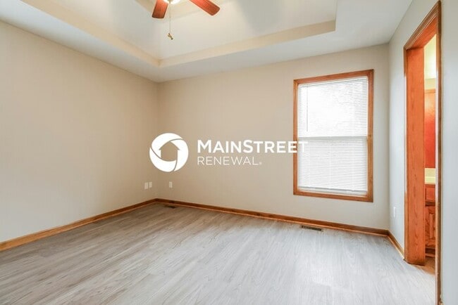 Building Photo - 4 Bedroom Pet-Friendly Home in Kearney, MO with Main Street Renewal
