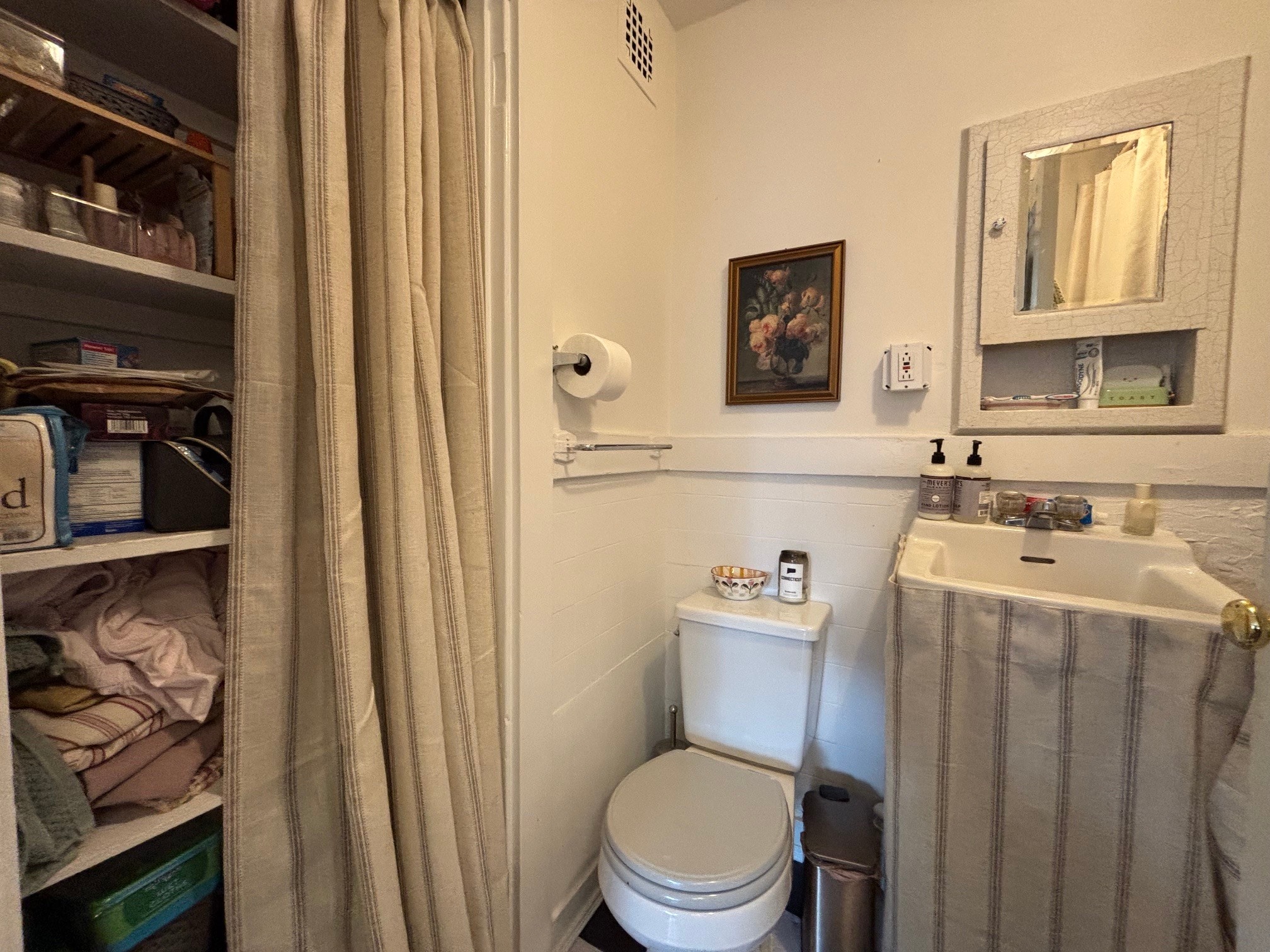 Building Photo - 85 Charles St