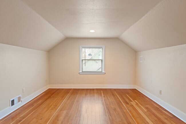 Building Photo - 1218 S Roosevelt St