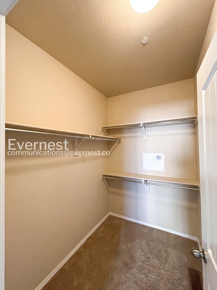 Building Photo - 2428 Obsidian Forest View