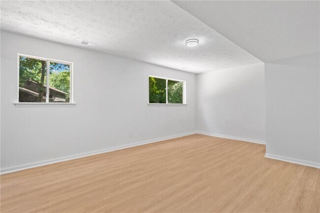 Building Photo - 4050 Daron Ct