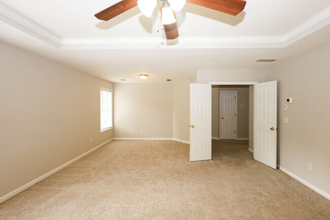 Building Photo - 2895 Haynes Club Cir SW