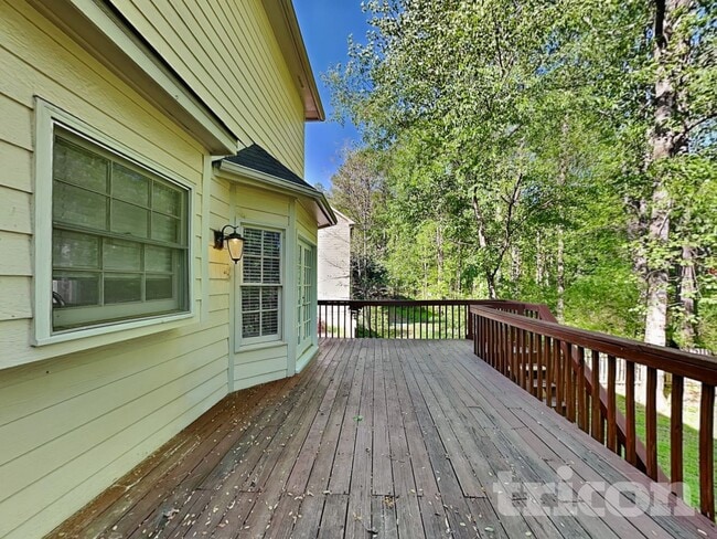 Building Photo - 4390 Pinewalk Dr