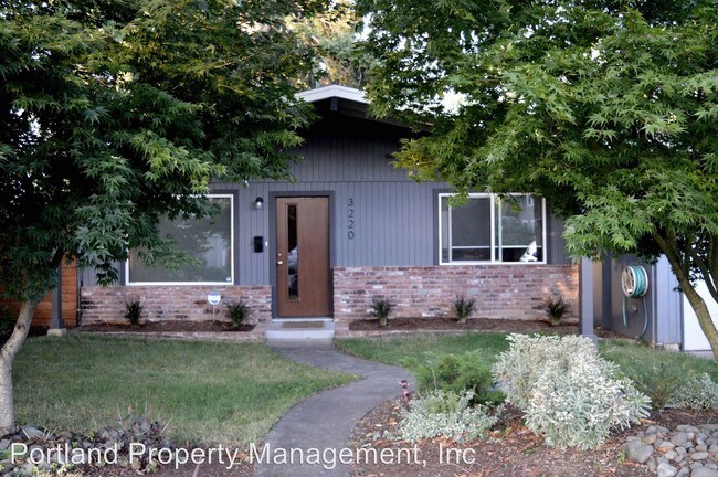Primary Photo - 3220 SE 67th Ave