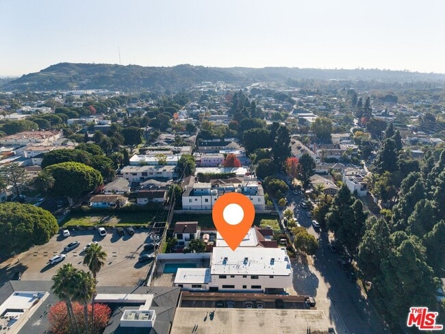 Building Photo - 4014 La Salle Ave