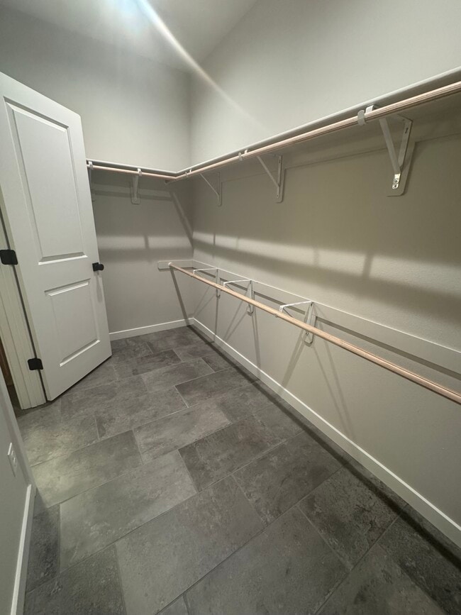 Building Photo - 850 Livio Way