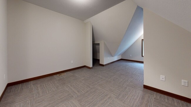 Building Photo - 1107 7th St SE