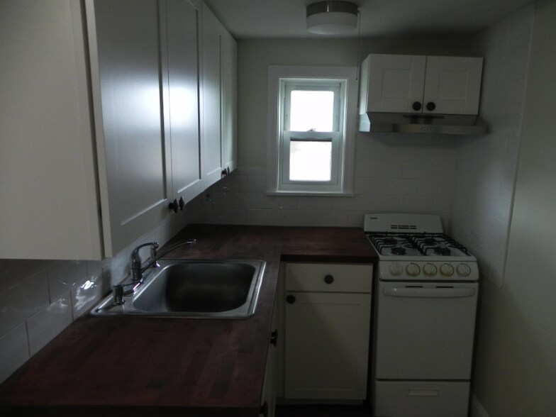 Building Photo - 2 Jefferson St