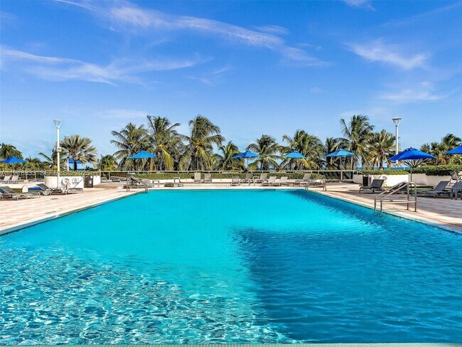 Building Photo - 100 Lincoln Rd