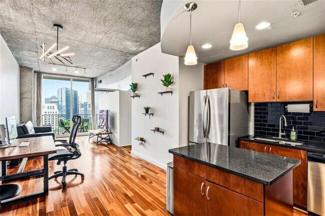 Building Photo - 860 Peachtree St NE