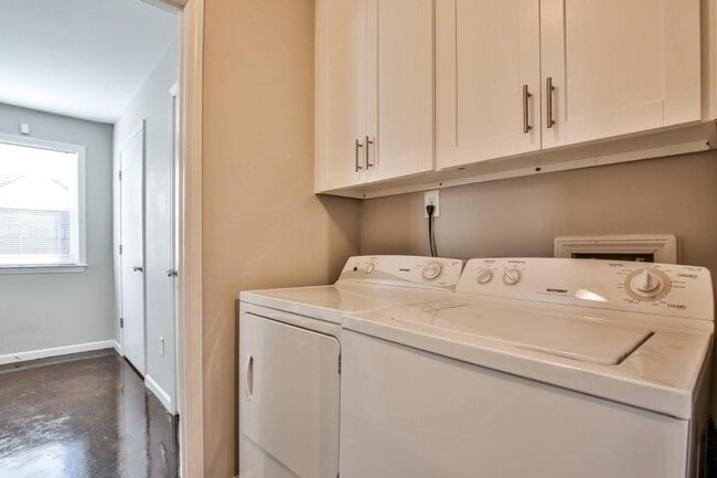 Building Photo - 455 Atlanta Ave SE