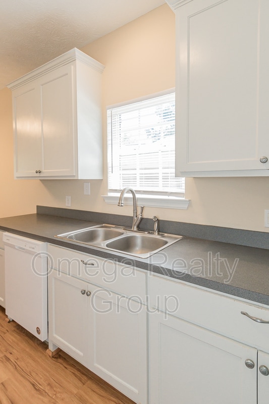 Building Photo - 14 Oakleigh Dr