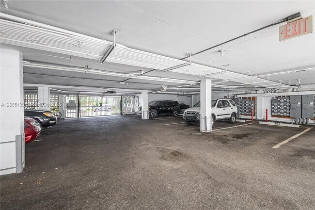 Building Photo - 1030 9th St