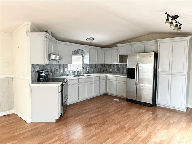 Building Photo - 13 Verbena Ave