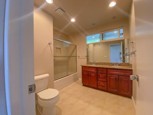 Building Photo - 2719 Via Arboleda