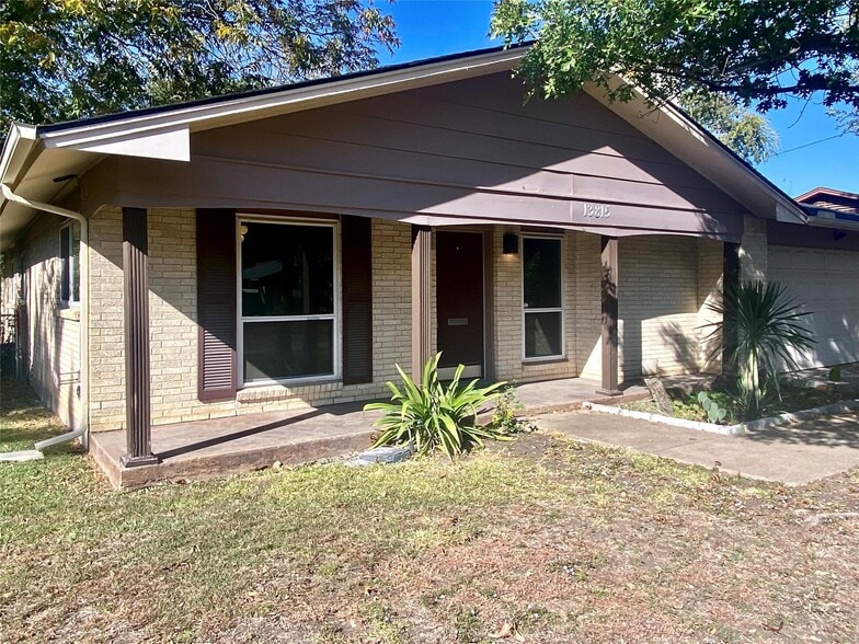 Building Photo - 13815 Stonemoss Dr