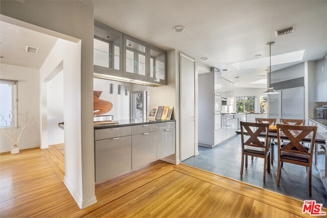 Building Photo - 2209 Pearl St