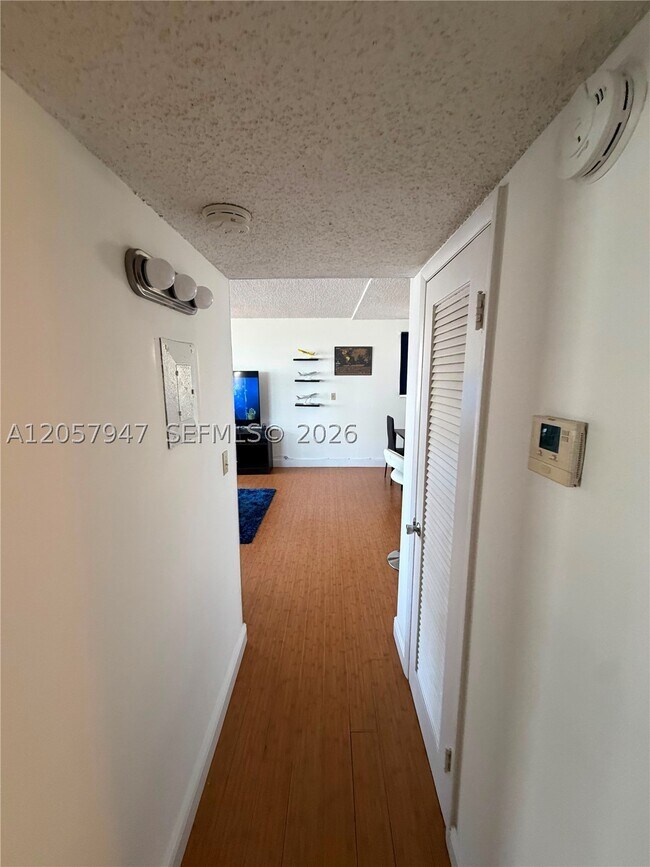 Building Photo - 111 Golden Isles Dr