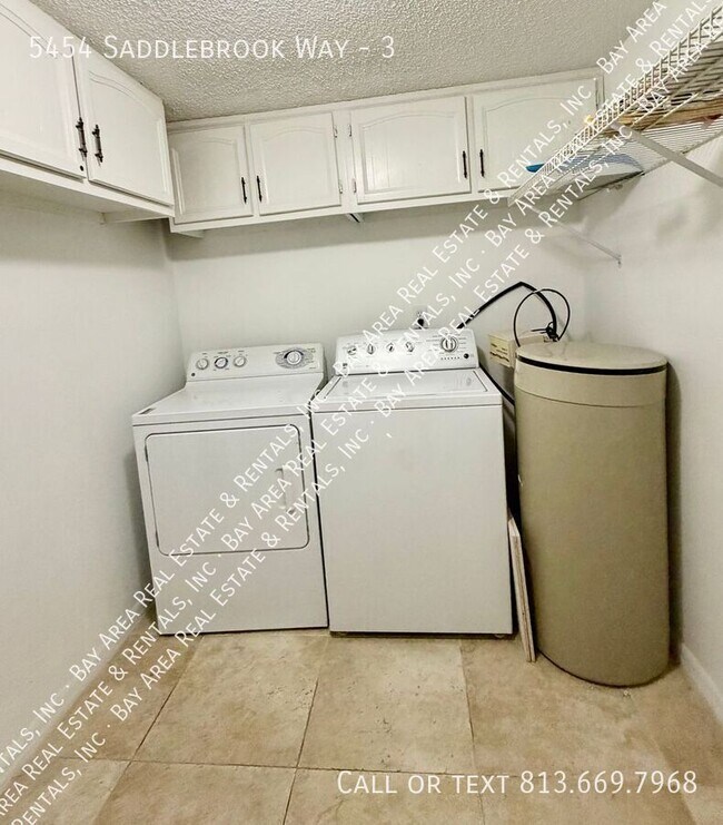 Building Photo - 5454 Saddlebrook Way