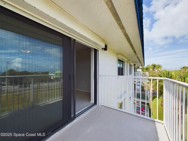 Building Photo - 2160 N Hwy A1A