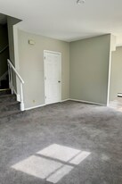 Building Photo - 1921 E 33rd St