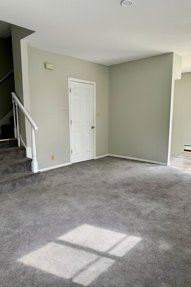 Primary Photo - 1921 E 33rd St