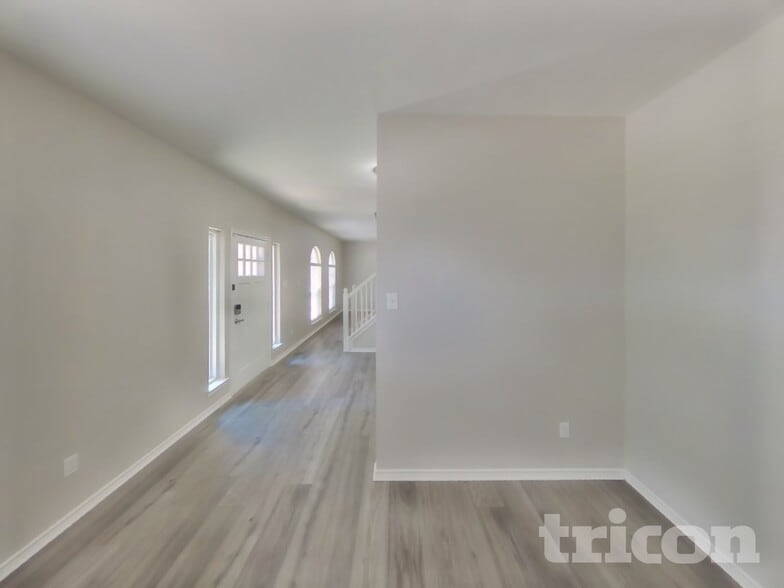 Building Photo - 8401 Manchester Dr