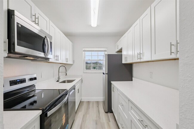 Building Photo - 11147 Acme Dr