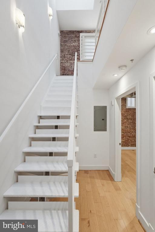 Building Photo - 1209 13th St NW