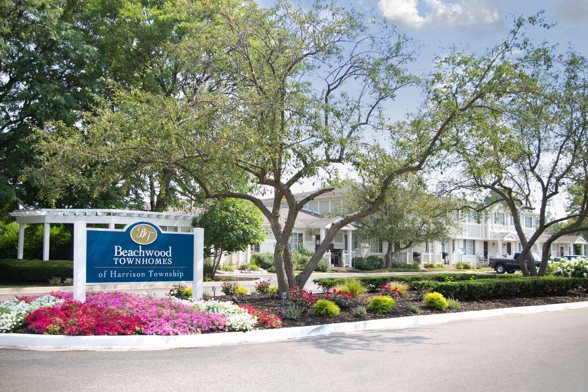 Beachwood Townhomes 38001 Clubhouse Ln Harrison Township MI 48045