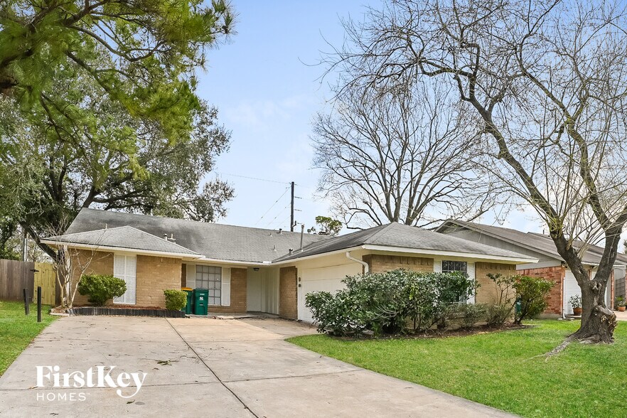 Primary Photo - 8222 Streamside Dr