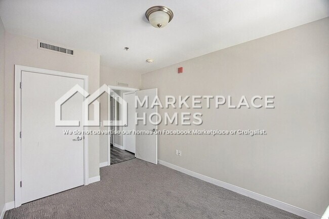 Building Photo - 525 W Lafayette Blvd