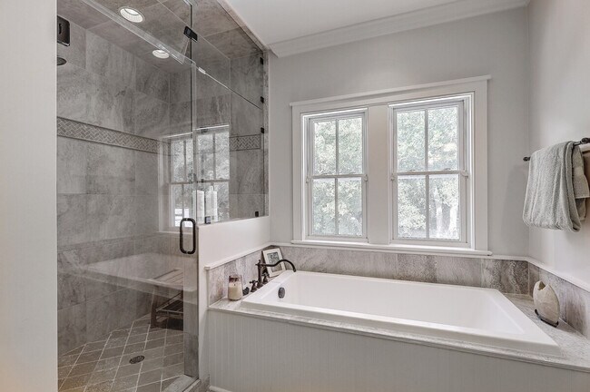 Building Photo - 1624 Diddy Dr