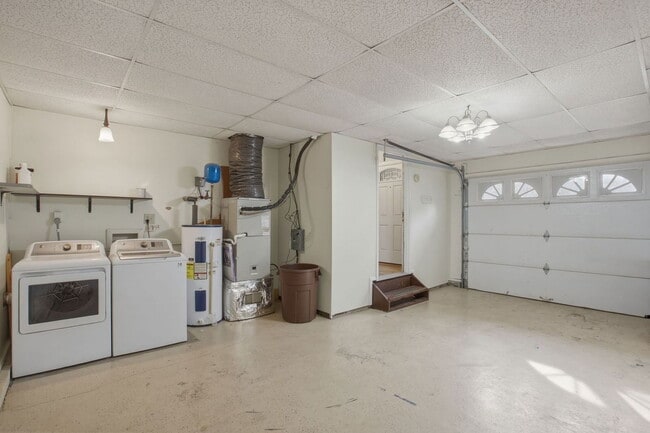 Building Photo - 21580 Columbia St