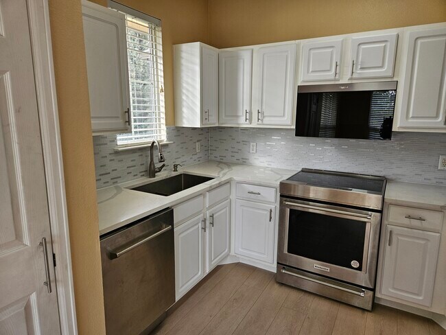Building Photo - 7442 S Quail Cir