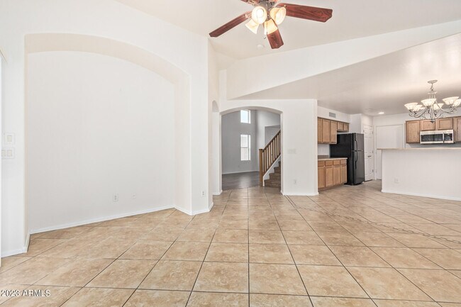 Building Photo - 2521 W Desert Spring Way